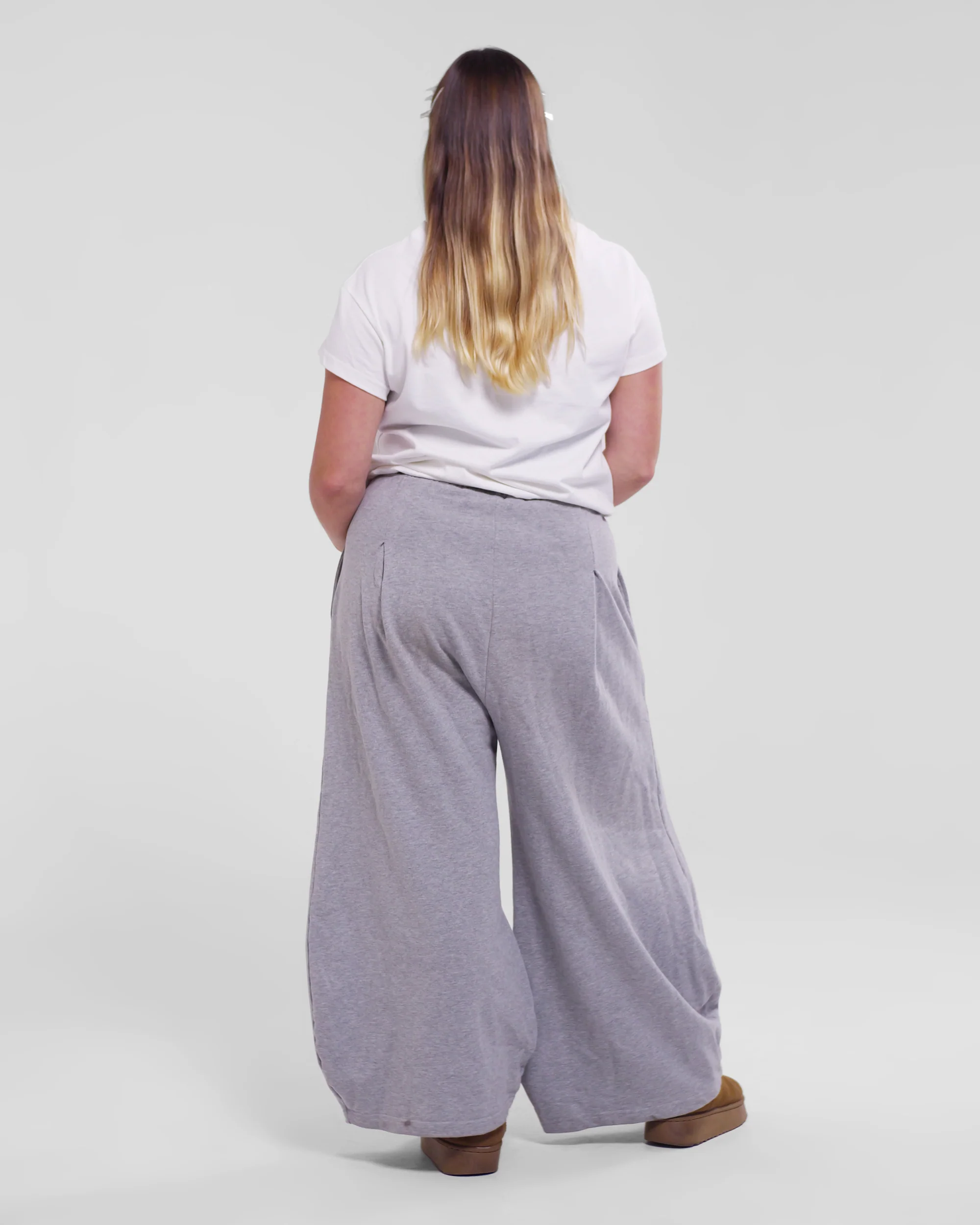 Kyoto Basic Tee in White - Image 11