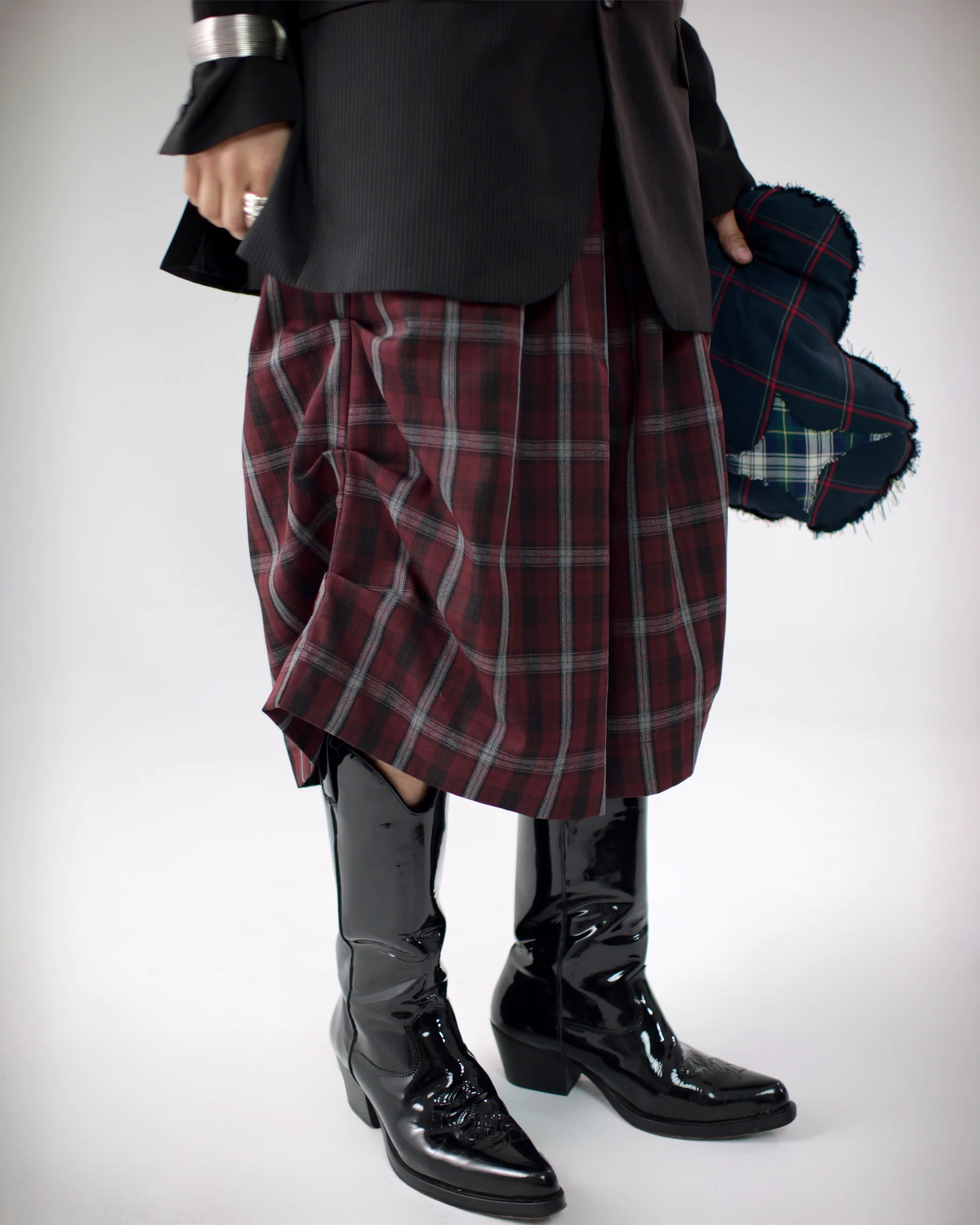 Kenji Shorts in Wine - Image 6